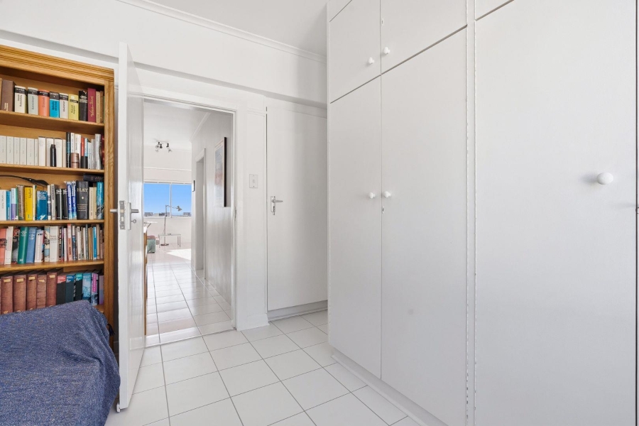 To Let 2 Bedroom Property for Rent in Sea Point Western Cape